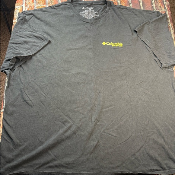Columbia Men's Charcoal Tee with Yellow Accent - Picture 1 of 4